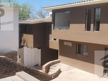 Residencia en Venta en Frac San Lorenzo al Sur de Saltillo