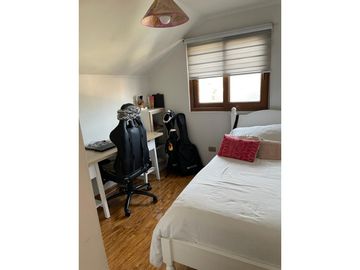 Gestimob vende excelente casa de esquina de 3 pisos en Villa Santa María, El Rosal