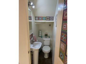 Gestimob vende excelente casa de esquina de 3 pisos en Villa Santa María, El Rosal