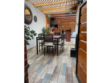 Gestimob vende excelente casa de esquina de 3 pisos en Villa Santa María, El Rosal