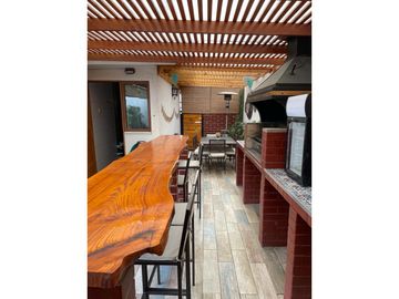 Gestimob vende excelente casa de esquina de 3 pisos en Villa Santa María, El Rosal