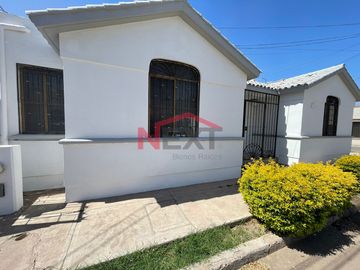 CASA EN VENTA UBICADA EN FRACC. VILLA CALIFORNIA