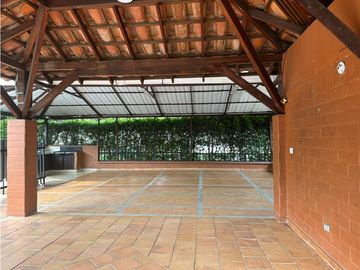 CASA TRES NIVELES CONJUNTO RESIDENCIAL JARDIN DEL VIENTO