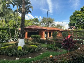 CASA TRES NIVELES CONJUNTO RESIDENCIAL JARDIN DEL VIENTO