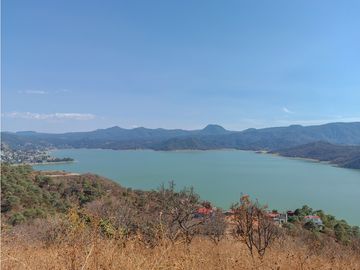 TERRENO ESCRITURADO CON VISTA PANORAMICA AL LAGO EN VALLE DE BRAVO.