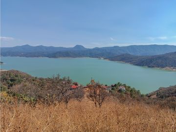 TERRENO ESCRITURADO CON VISTA PANORAMICA AL LAGO EN VALLE DE BRAVO.