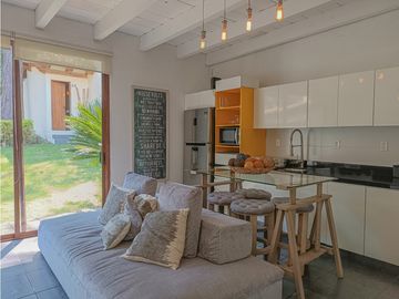 CASA AMUEBLADA EN VENTA EN AVANDARO CENTRO, VALLE DE BRAVO
