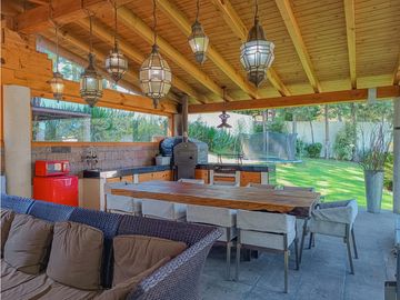 CASA AMUEBLADA EN VENTA EN AVANDARO CENTRO, VALLE DE BRAVO