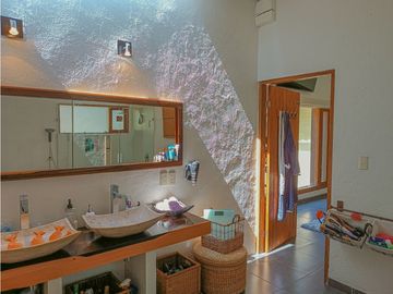 CASA AMUEBLADA EN VENTA EN AVANDARO CENTRO, VALLE DE BRAVO
