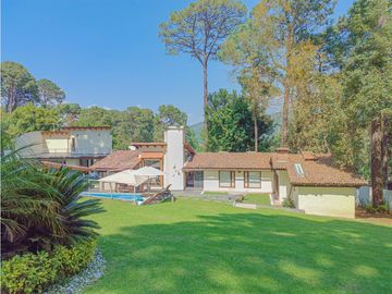 CASA AMUEBLADA EN VENTA EN AVANDARO CENTRO, VALLE DE BRAVO