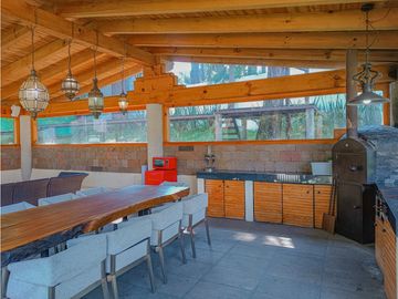 CASA AMUEBLADA EN VENTA EN AVANDARO CENTRO, VALLE DE BRAVO