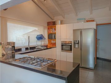 CASA AMUEBLADA EN VENTA EN AVANDARO CENTRO, VALLE DE BRAVO