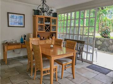 CASA EN VENTA EN AVNDARO VALLE DE BRAVO