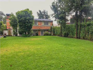 CASA EN VENTA EN AVNDARO VALLE DE BRAVO