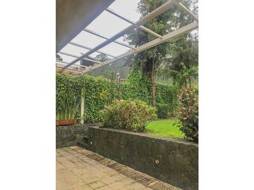 CASA EN VENTA EN AVNDARO VALLE DE BRAVO