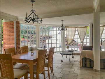 CASA EN VENTA EN AVNDARO VALLE DE BRAVO