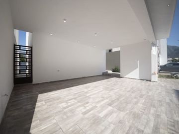 CASA EN VENTA FRACCIONAMIENTO VALLE DEL  CRISTAL, CARRETERA NACIONAL
