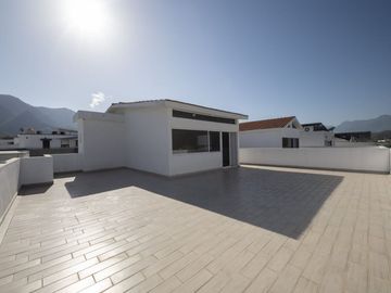 CASA EN VENTA FRACCIONAMIENTO VALLE DEL  CRISTAL, CARRETERA NACIONAL