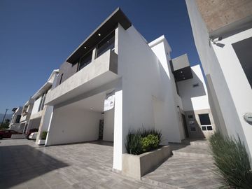 CASA EN VENTA FRACCIONAMIENTO VALLE DEL  CRISTAL, CARRETERA NACIONAL