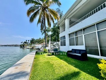 Casa venta TEQUESQUITENGO - Con súper vistas y amplios espacios / Great views