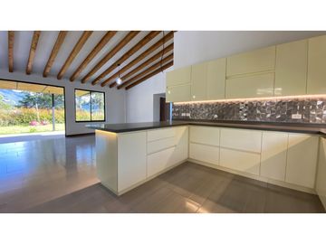VENDO HERMOSA CASAQ FINCA EN EL CARMEN DE VIBORAL SAMARIA CH