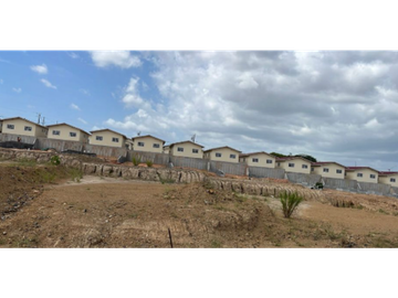 VENTA DE 8 CASAS EN ARRAIJAN NUEVO CHORRILLO 3R cv