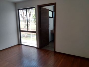 UDLA NOBEL RESIDENCIAL
