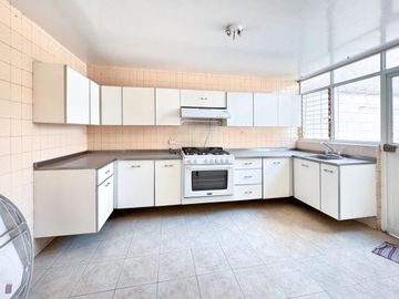 CASA EN VENTA EN BOSQUE DE ECHEGARAY 4 RECAMARAS CON JARDIN