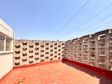 CASA EN VENTA EN BOSQUE DE ECHEGARAY 4 RECAMARAS CON JARDIN