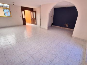 CASA EN VENTA EN AV. PINO SUAREZ TOLUCA