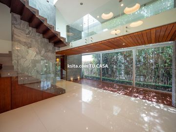 Casa en venta o renta en primera sección de Lomas de Angelópolis, Puebla