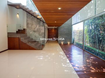 Casa en venta o renta en primera sección de Lomas de Angelópolis, Puebla