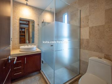Casa en venta o renta en primera sección de Lomas de Angelópolis, Puebla