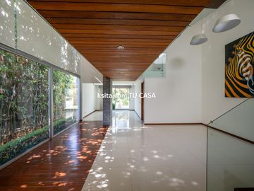Casa en venta o renta en primera sección de Lomas de Angelópolis, Puebla