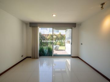 Casa en venta o renta en primera sección de Lomas de Angelópolis, Puebla