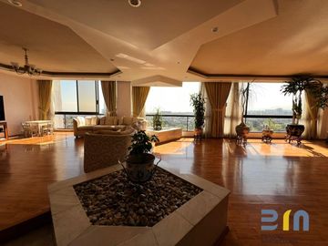 Departamento en Venta  Loma del Bosque