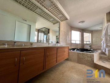 Departamento en Venta  Loma del Bosque