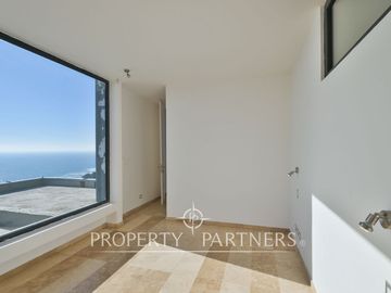 Magnifica casa con vista al mar, recién construida en Zapallar Norte en 7000m2 terreno
