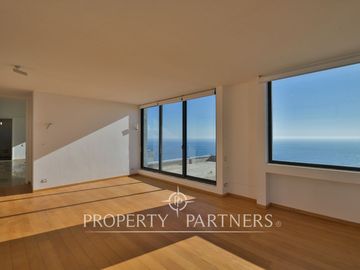 Magnifica casa con vista al mar, recién construida en Zapallar Norte en 7000m2 terreno