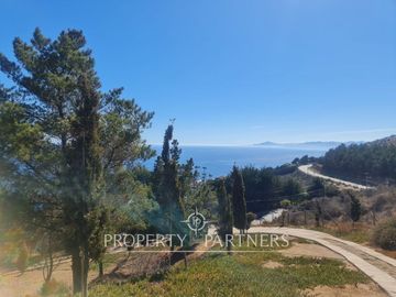 Magnifica casa con vista al mar, recién construida en Zapallar Norte en 7000m2 terreno