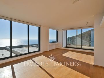 Magnifica casa con vista al mar, recién construida en Zapallar Norte en 7000m2 terreno