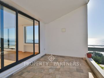 Magnifica casa con vista al mar, recién construida en Zapallar Norte en 7000m2 terreno
