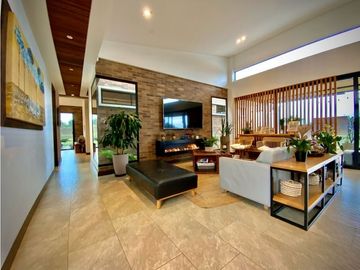 Venta Casa Campestre moderna como nueva Parcelacion La Ceja