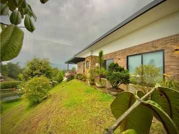 Venta Casa Campestre moderna como nueva Parcelacion La Ceja