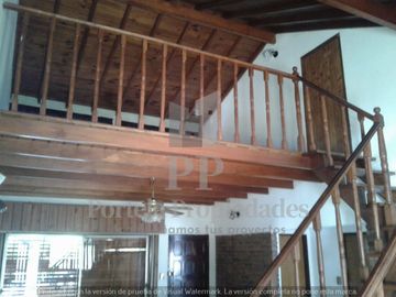 CASA EN CASTELAR SUR