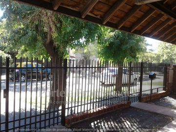 CASA EN CASTELAR SUR