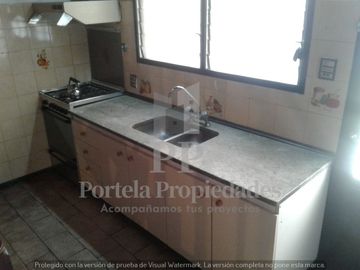 CASA EN CASTELAR SUR