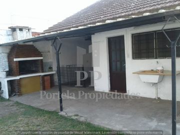 CASA EN CASTELAR SUR