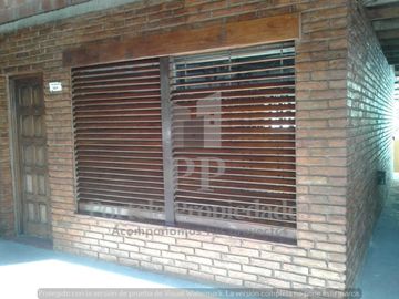 CASA EN CASTELAR SUR