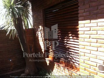 CASA EN CASTELAR SUR
